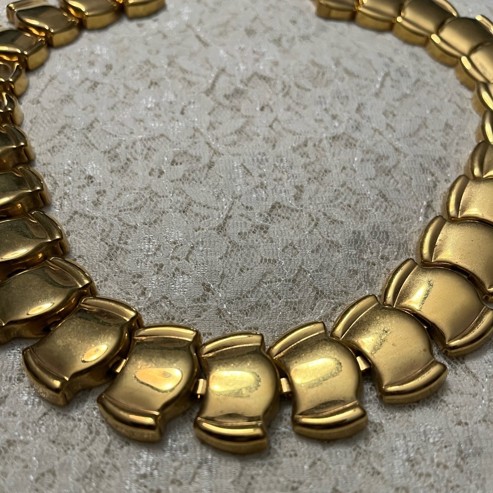 Napier/vintage gold chunky necklace, 18” * - Picture 4 of 5